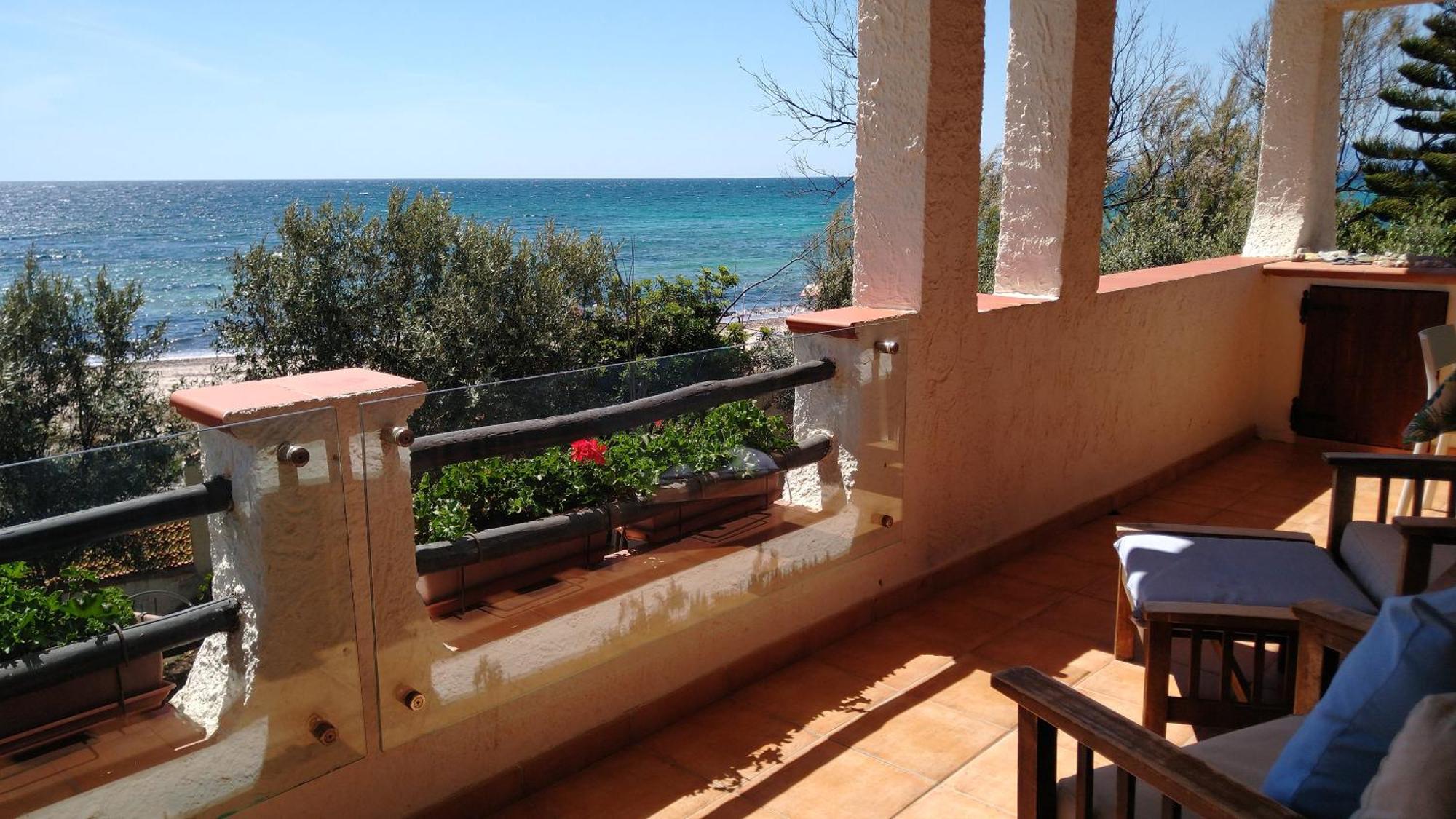 In Front Of The Beach - La Terrazza Sul Mare Flumini di Quartu Exterior foto